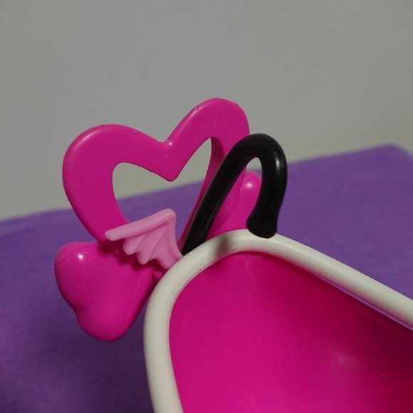 Monster high bath tub ect. - Picture 10 of 13